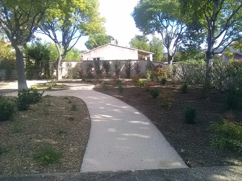 Les erreurs les plus courantes dans l’entretien des espaces verts à Ventabren et comment les éviter